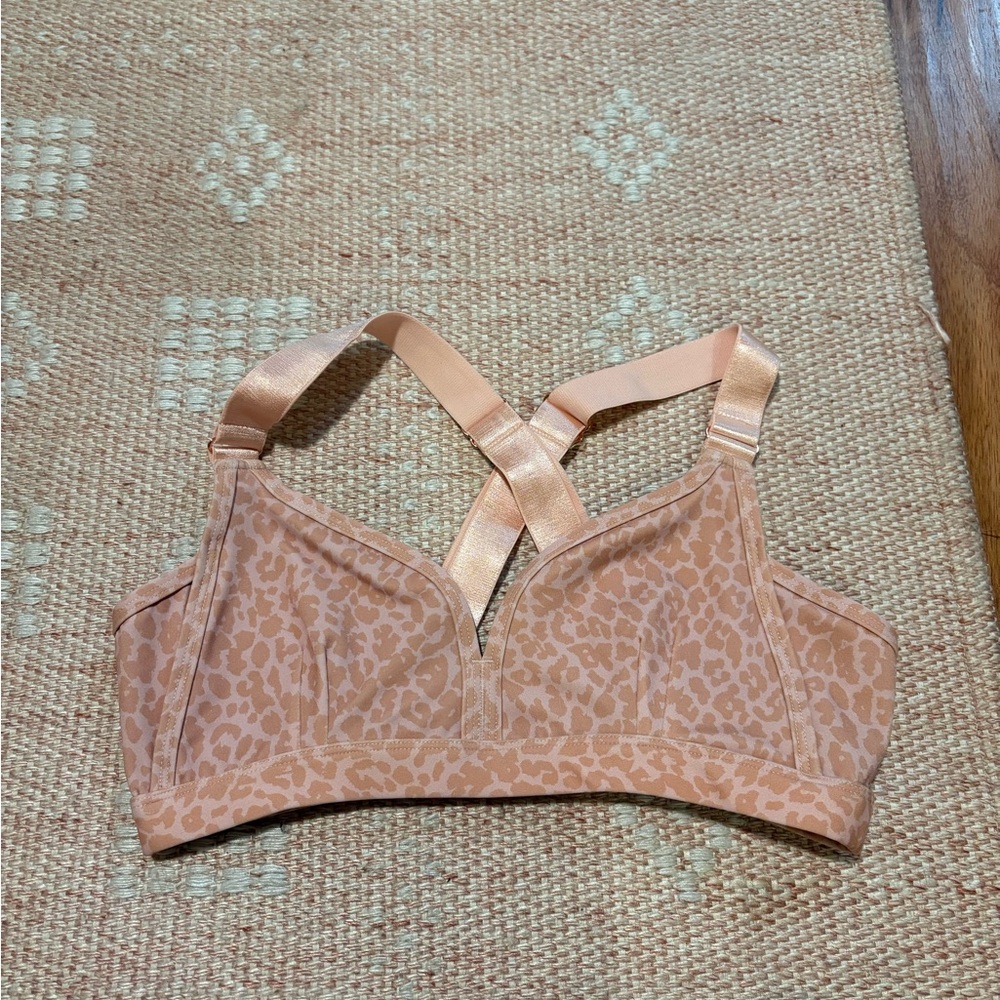 L'URV Nude Pink Leopard Jacquard Sports Bra